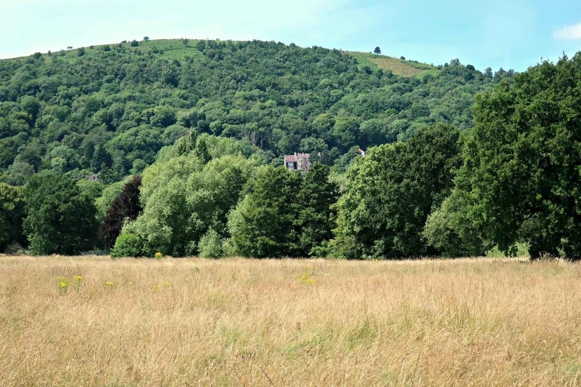 Haslington House Apartment Malvern Wells Bagian luar foto